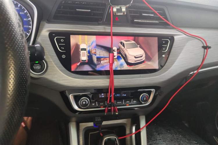 Used Geely Auto Vision X3 2017 1.5L Automatic Luxury Model Audio And AC Panel