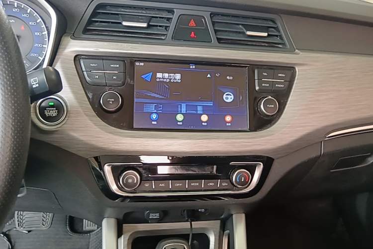 Used Geely Auto Vision X3 2017 1.5L Automatic Elite Model Audio And AC Panel