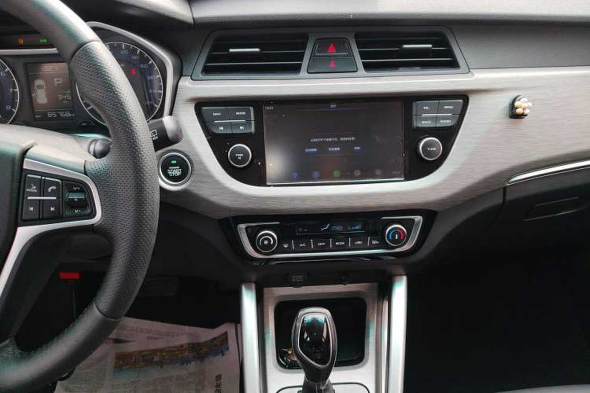Used Geely Auto Vision X3 2017 1.5L Automatic Luxury Model Audio And AC Panel
