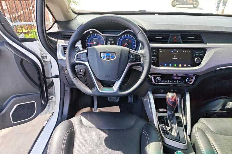 Used Geely Auto Vision X3 2017 1.5L Automatic Luxury Model Audio And AC Panel