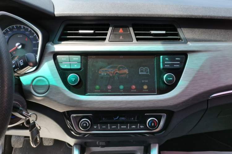 Used Geely Auto Vision X3 2017 1.5L Manual Elite Model Audio And AC Panel