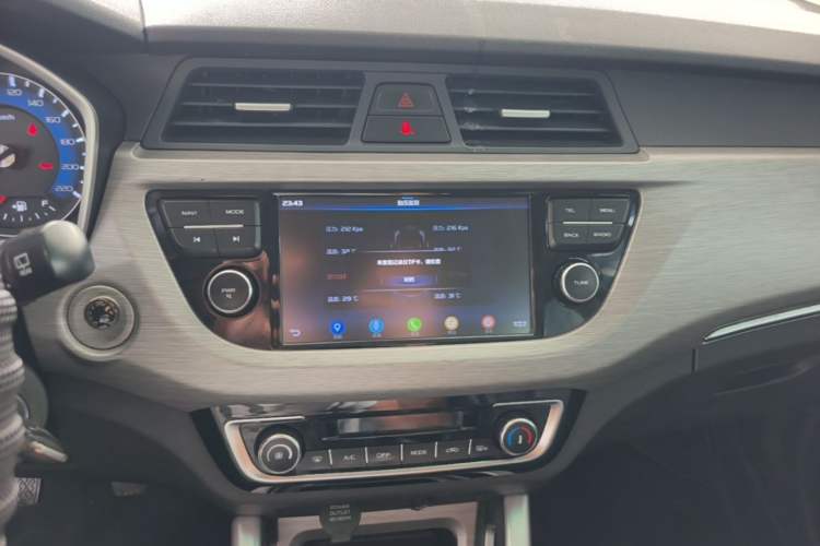 Used Geely Auto Vision X3 2017 1.5L Manual Luxury Model Audio And AC Panel