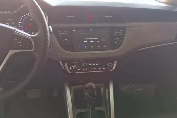 Used Geely Auto Vision X3 2017 1.5L Automatic Luxury Model Audio And AC Panel