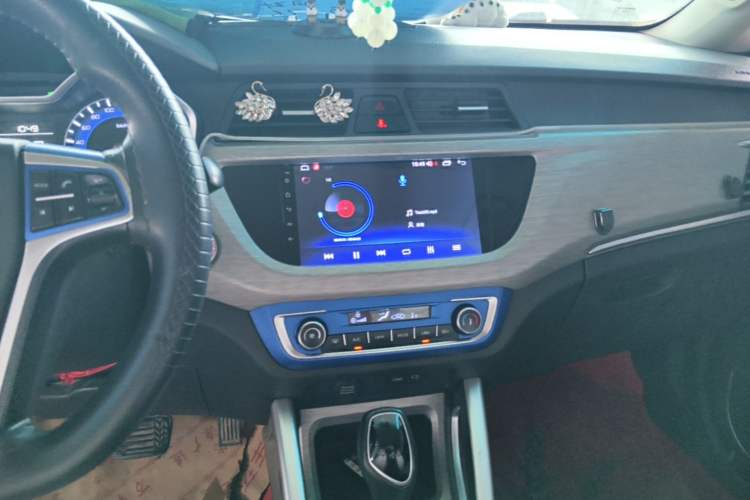Used Geely Auto Vision X3 2017 1.5L Automatic Elite Model Audio And AC Panel