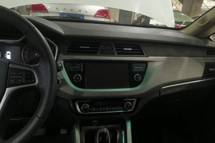 Used Geely Auto Vision X3 2017 1.5L Automatic Elite Model Audio And AC Panel