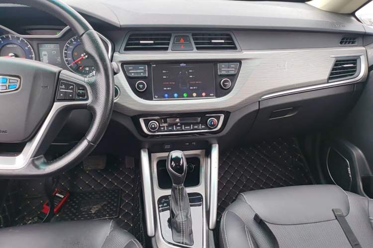 Used Geely Auto Vision X3 2017 1.5L Automatic Luxury Model Audio And AC Panel