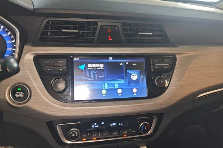 Used Geely Auto Vision X3 2017 1.5L Automatic Elite Model Audio And AC Panel