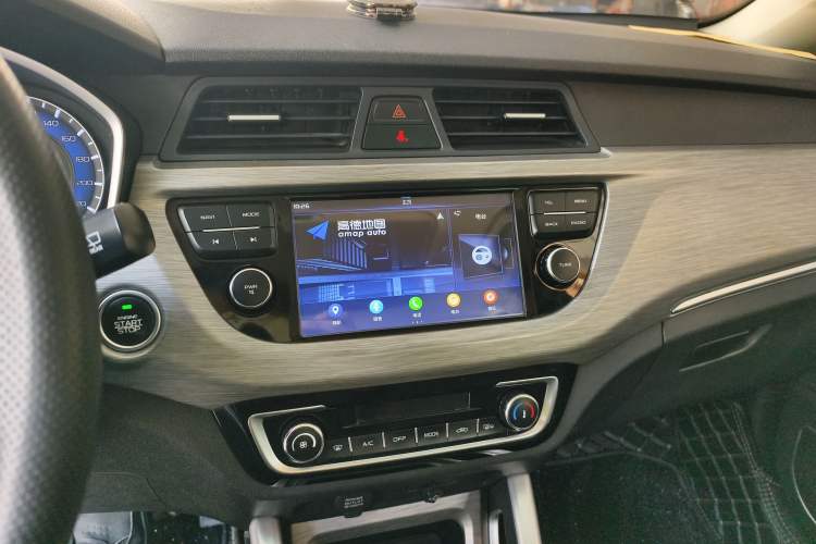 Used Geely Auto Vision X3 2017 1.5L Automatic Luxury Model Audio And AC Panel