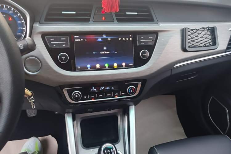 Used Geely Auto Vision X3 2017 1.5L Manual Elite Model Audio And AC Panel