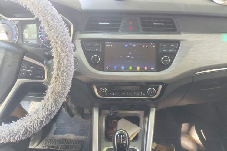 Used Geely Auto Vision X3 2017 1.5L Manual Luxury Model Audio And AC Panel