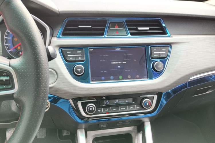 Used Geely Auto Vision X3 2017 1.5L Manual Luxury Model Audio And AC Panel
