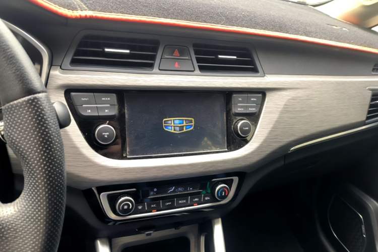 Used Geely Auto Vision X3 2017 1.5L Automatic Elite Model Audio And AC Panel