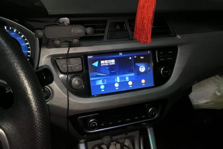 Used Geely Auto Vision X3 2017 1.5L Automatic Elite Model Audio And AC Panel