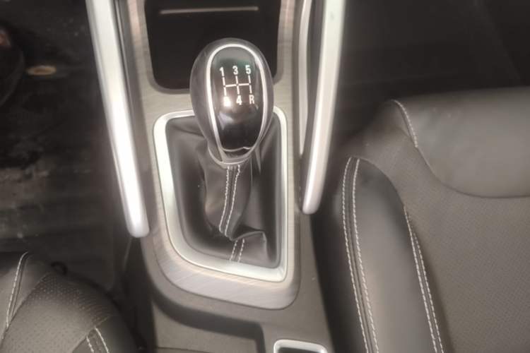 Used Geely Auto Vision X3 2017 1.5L Manual Luxury Model Audio And AC Panel