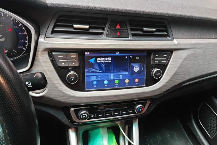 Used Geely Auto Vision X3 2017 1.5L Manual Luxury Model Audio And AC Panel