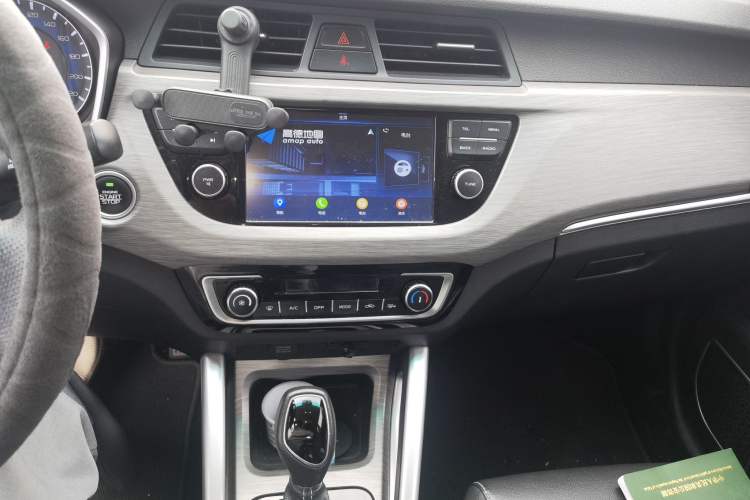 Used Geely Auto Vision X3 2017 1.5L Automatic Elite Model Audio And AC Panel