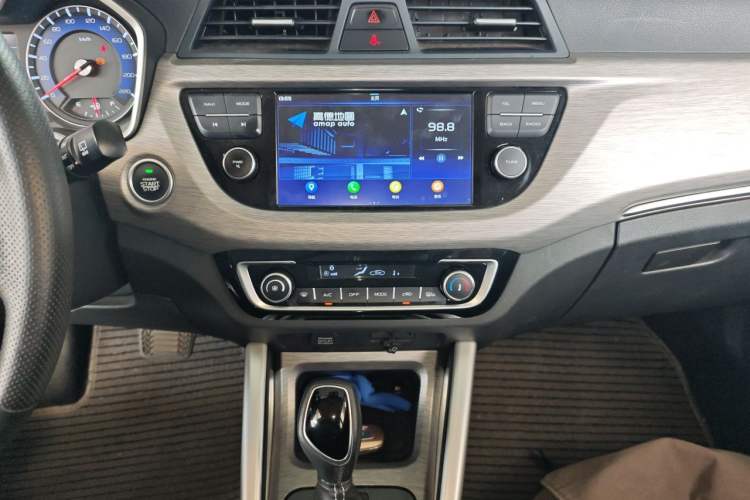 Used Geely Auto Vision X3 2017 1.5L Automatic Elite Model Audio And AC Panel