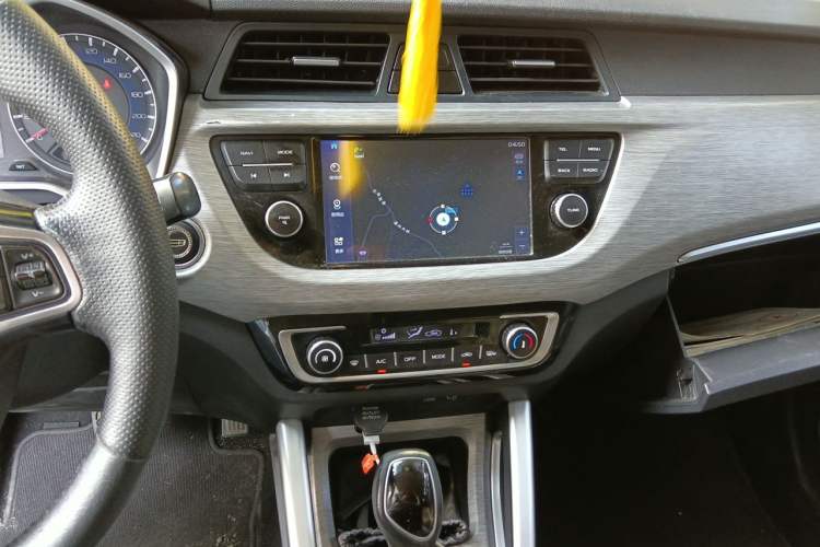 Used Geely Auto Vision X3 2017 1.5L Automatic Elite Model Audio And AC Panel
