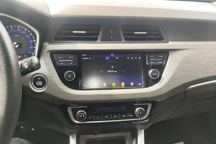 Used Geely Auto Vision X3 2017 1.5L Automatic Elite Model Audio And AC Panel