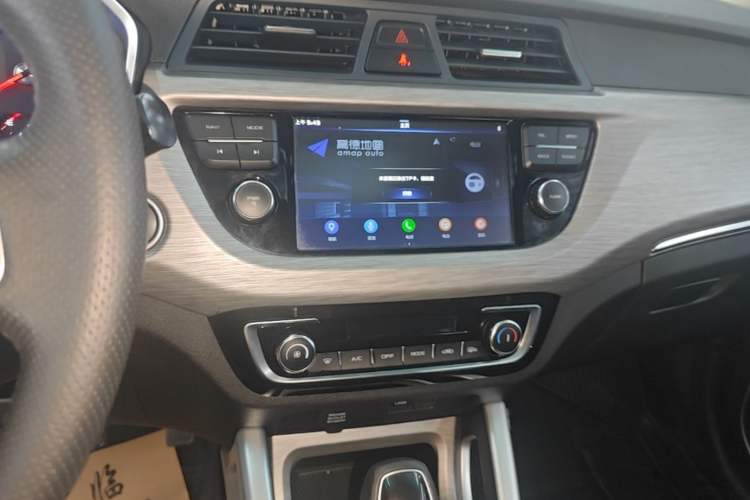 Used Geely Auto Vision X3 2017 1.5L Automatic Luxury Model Audio And AC Panel