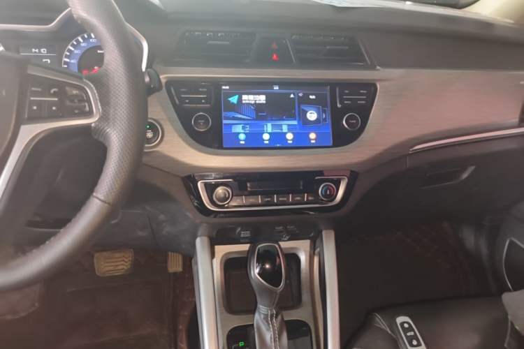 Used Geely Auto Vision X3 2017 1.5L Automatic Elite Model Audio And AC Panel