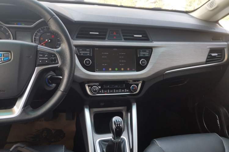 Used Geely Auto Vision X3 2017 1.5L Manual Elite Model Audio And AC Panel