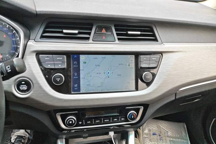 Used Geely Auto Vision X3 2017 1.5L Automatic Luxury Model Audio And AC Panel