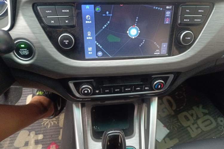 Used Geely Auto Vision X3 2017 1.5L Automatic Luxury Model Audio And AC Panel