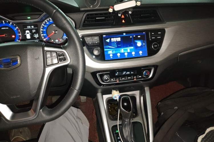 Used Geely Auto Vision X3 2017 1.5L Automatic Luxury Model Audio And AC Panel