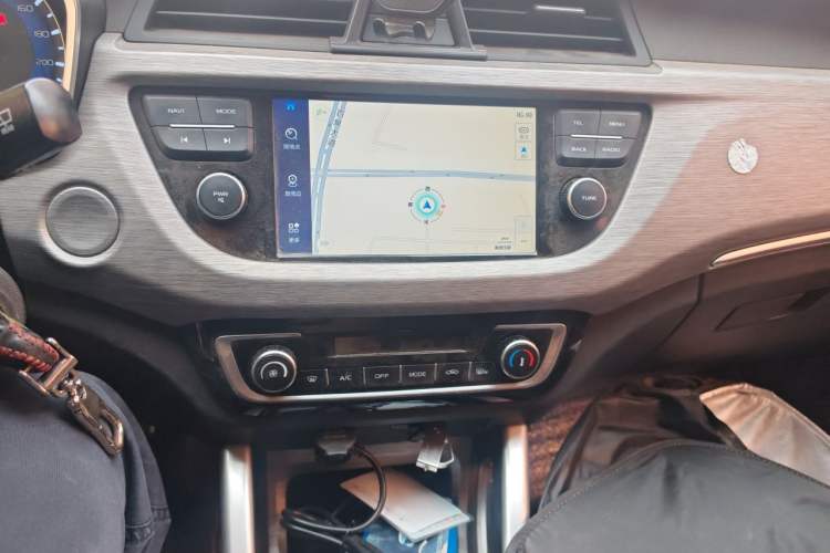 Used Geely Auto Vision X3 2017 1.5L Manual Luxury Model Audio And AC Panel