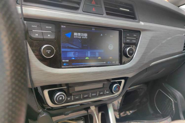 Used Geely Auto Vision X3 2017 1.5L Automatic Elite Model Audio And AC Panel