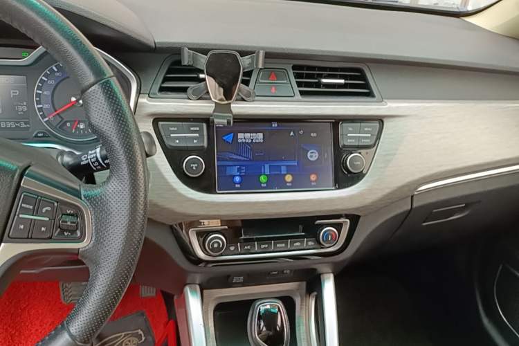 Used Geely Auto Vision X3 2017 1.5L Automatic Elite Model Audio And AC Panel
