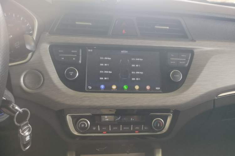 Used Geely Auto Vision X3 2017 1.5L Manual Elite Model Audio And AC Panel