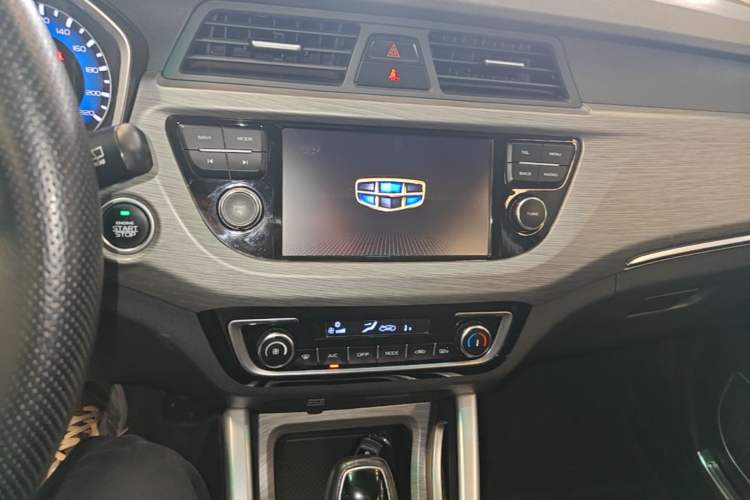 Used Geely Auto Vision X3 2017 1.5L Automatic Elite Model Audio And AC Panel