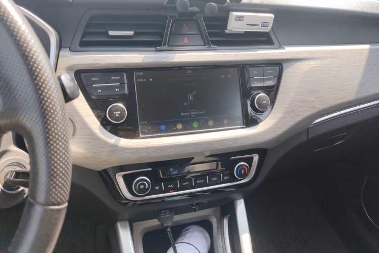 Used Geely Auto Vision X3 2017 1.5L Manual Elite Model Audio And AC Panel