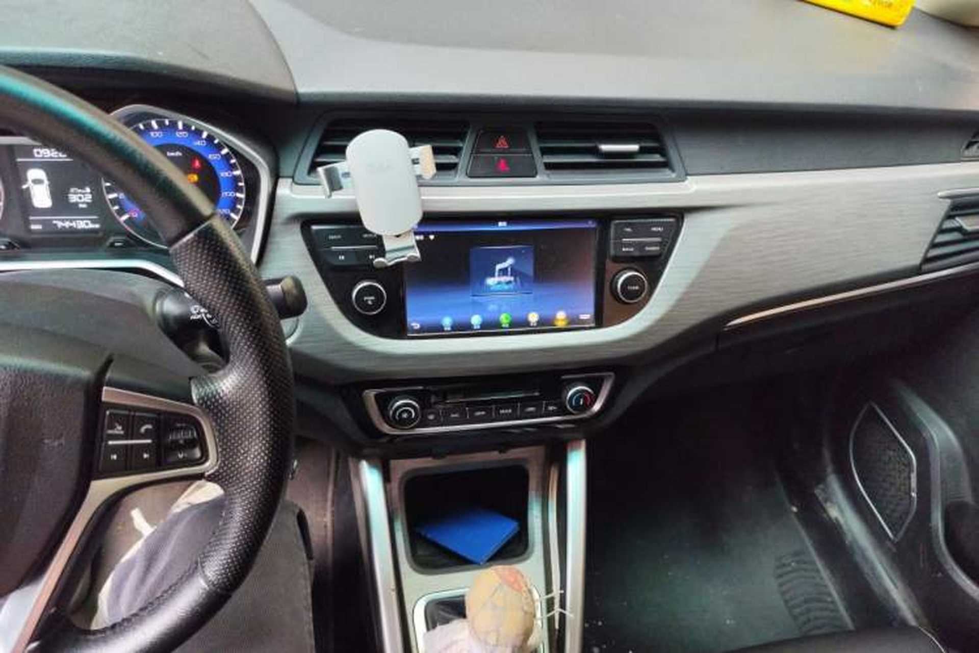 Used Geely Auto Vision X3 2017 1.5L Manual Luxury Model Audio And AC Panel
