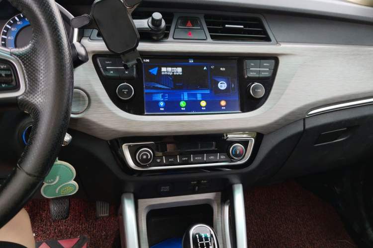 Used Geely Auto Vision X3 2017 1.5L Manual Elite Model Audio And AC Panel