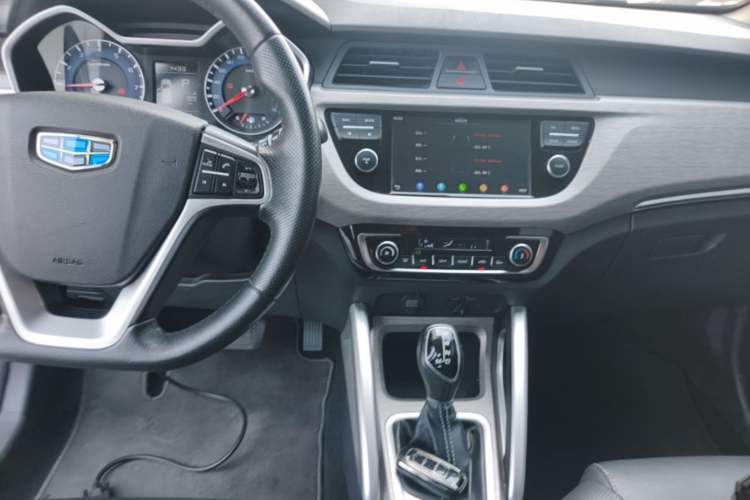 Used Geely Auto Vision X3 2017 1.5L Automatic Luxury Model Audio And AC Panel