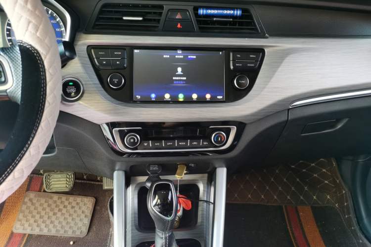 Used Geely Auto Vision X3 2017 1.5L Automatic Elite Model Audio And AC Panel