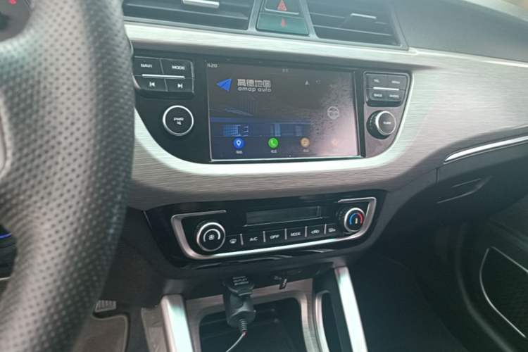 Used Geely Auto Vision X3 2017 1.5L Manual Elite Model Audio And AC Panel