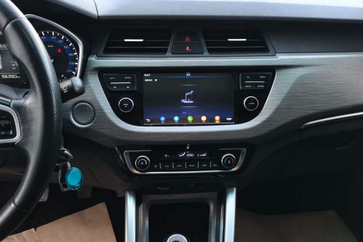 Used Geely Auto Vision X3 2017 1.5L Manual Luxury Model Audio And AC Panel