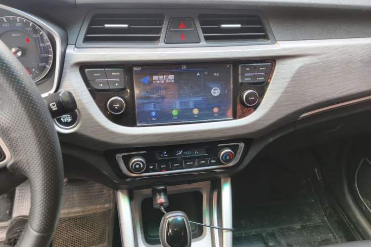 Used Geely Auto Vision X3 2017 1.5L Automatic Elite Model Audio And AC Panel