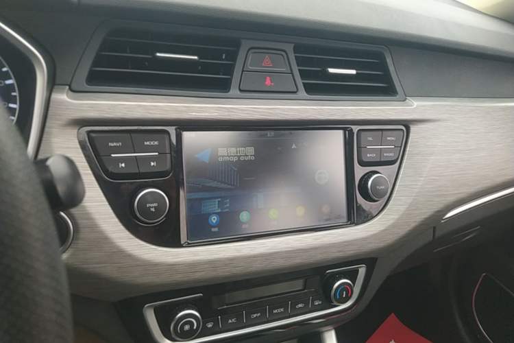 Used Geely Auto Vision X3 2017 1.5L Automatic Luxury Model Audio And AC Panel