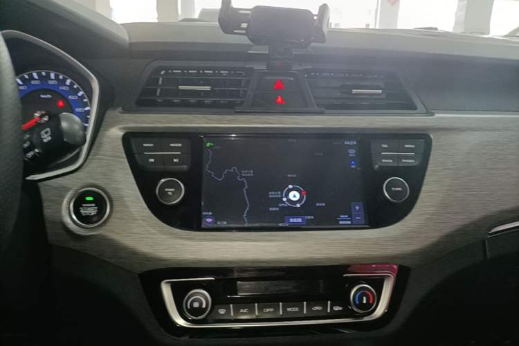 Used Geely Auto Vision X3 2017 1.5L Automatic Luxury Model Audio And AC Panel
