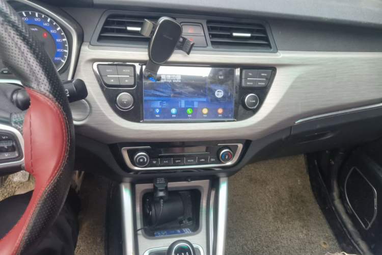 Used Geely Auto Vision X3 2017 1.5L Manual Luxury Model Audio And AC Panel