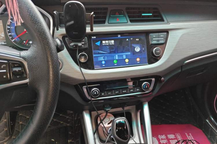 Used Geely Auto Vision X3 2017 1.5L Automatic Elite Model Audio And AC Panel