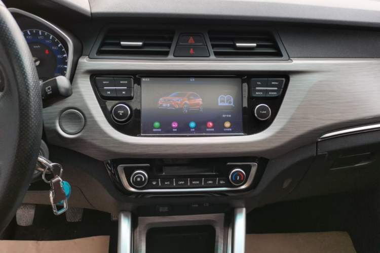 Used Geely Auto Vision X3 2017 1.5L Manual Luxury Model Audio And AC Panel