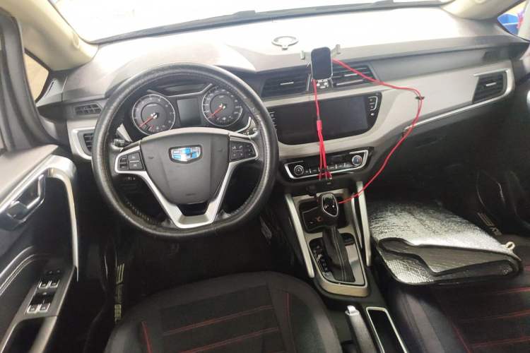 Used Geely Auto Vision X3 2017 1.5L Automatic Luxury Model Center Console