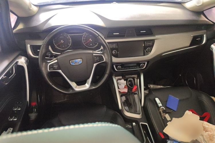 Used Geely Auto Vision X3 2017 1.5L Automatic Elite Model Center Console