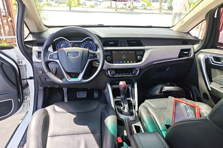 Used Geely Auto Vision X3 2017 1.5L Automatic Luxury Model Center Console